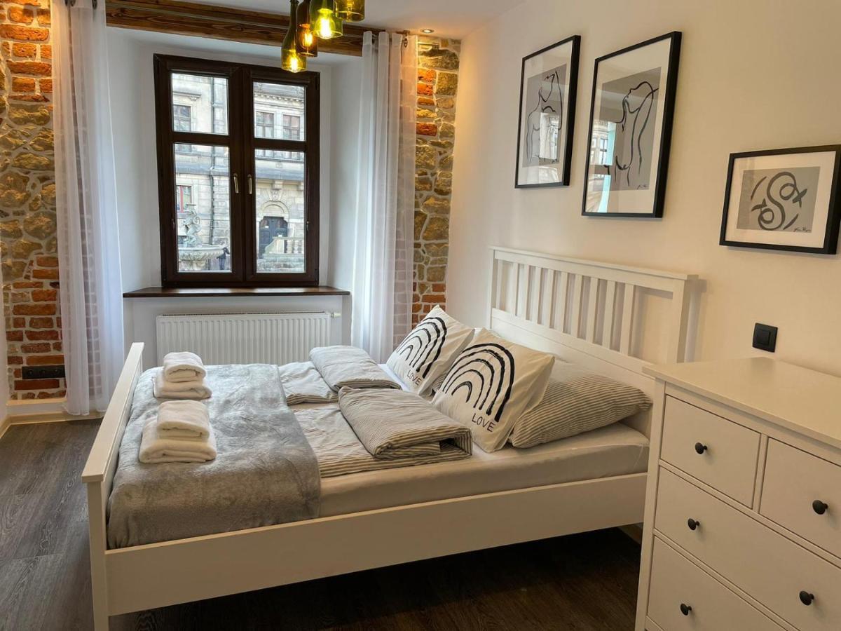 Apartament Przy Ratuszu Клодзко Экстерьер фото