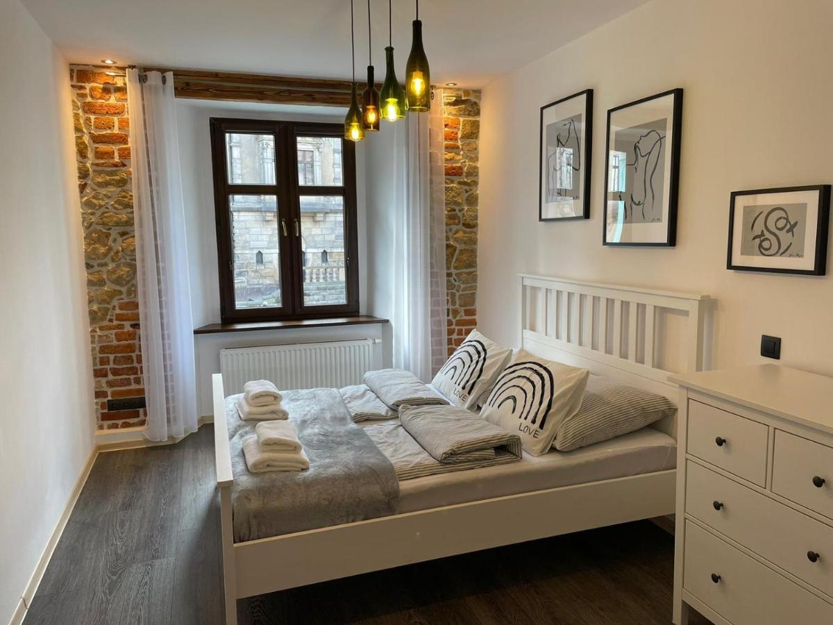 Apartament Przy Ratuszu Клодзко Экстерьер фото