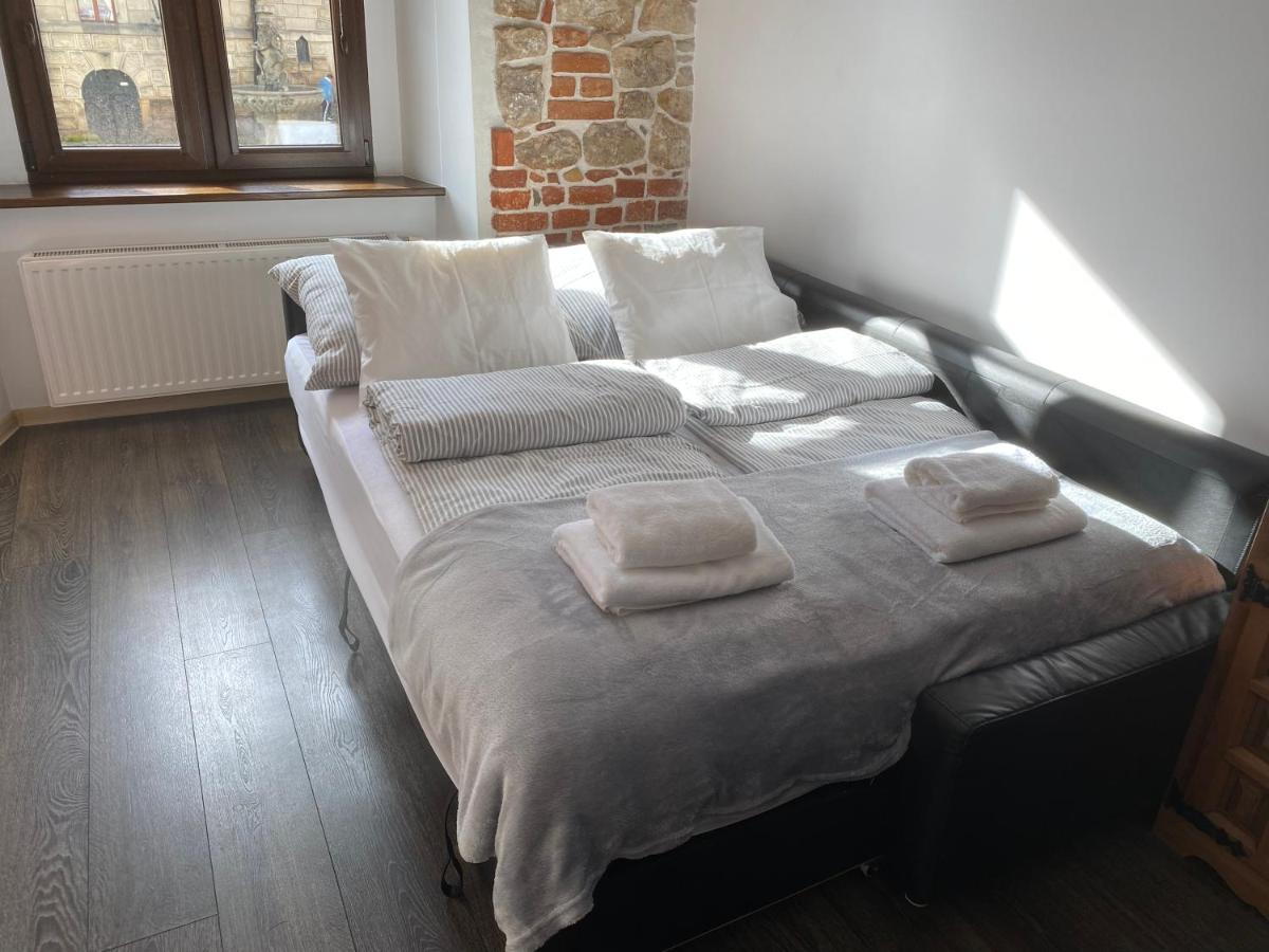 Apartament Przy Ratuszu Клодзко Экстерьер фото