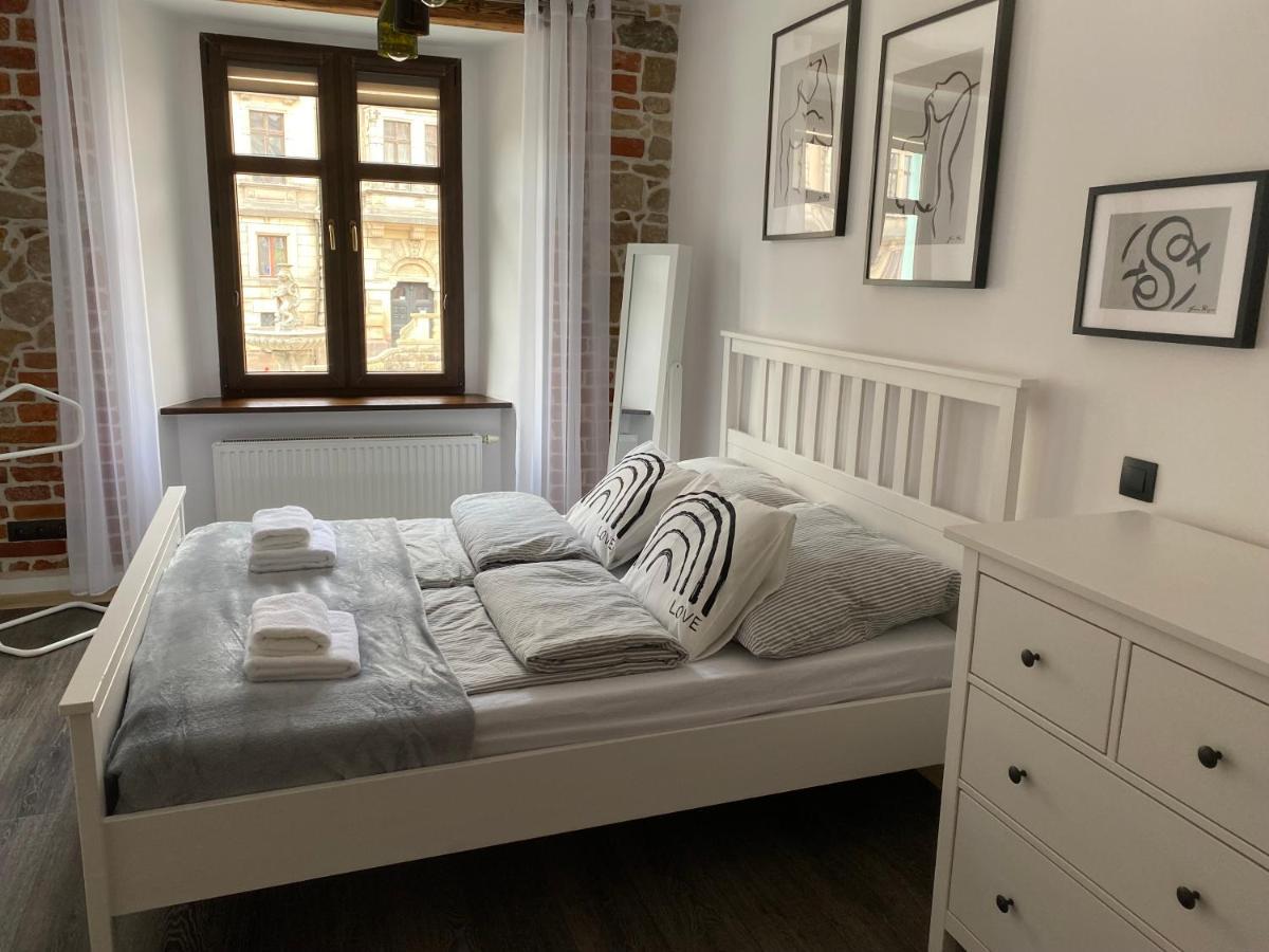 Apartament Przy Ratuszu Клодзко Экстерьер фото