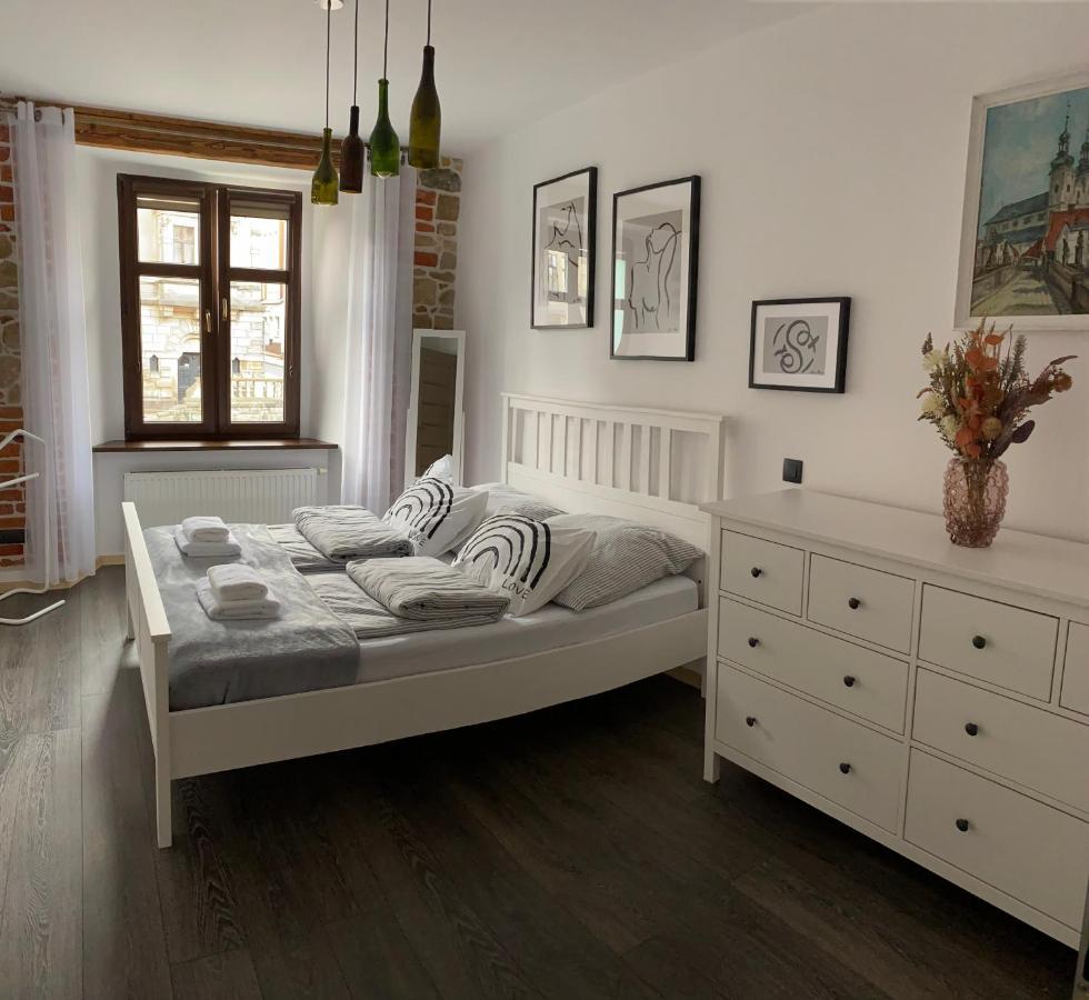 Apartament Przy Ratuszu Клодзко Экстерьер фото